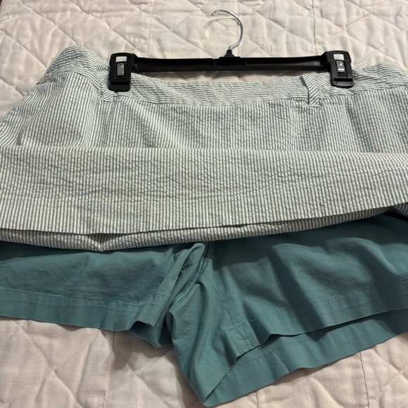 Liz & Co Skort Stretch Seersucker Pinstripe Golf Casual Blue White Size 16 EUC - Picture 3 of 13